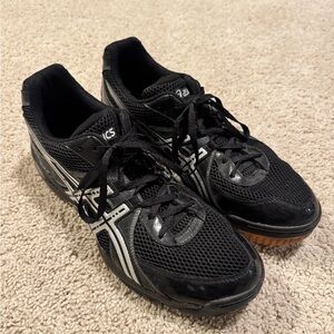 ASICS Men’s Black and Silver Court Sneakers